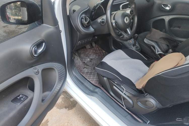 Used  fortwo 2015 1.0L 52 kW Hardtop Passion Edition
