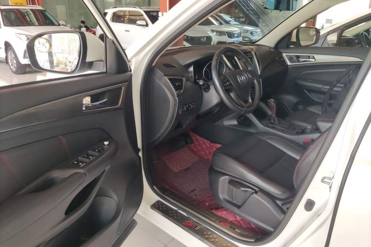 Used Changan CS75 2016 1.8T Automatic Elite Model China V Standard