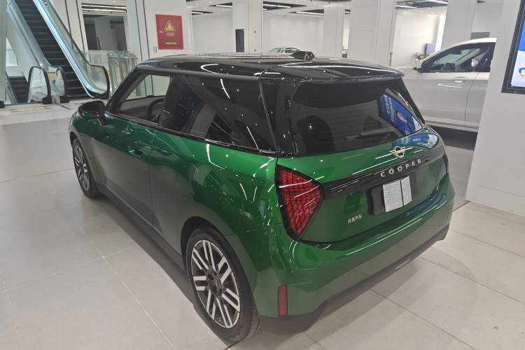 Used  Electric MINI COOPER 2024 456km COOPER E Classic Edition