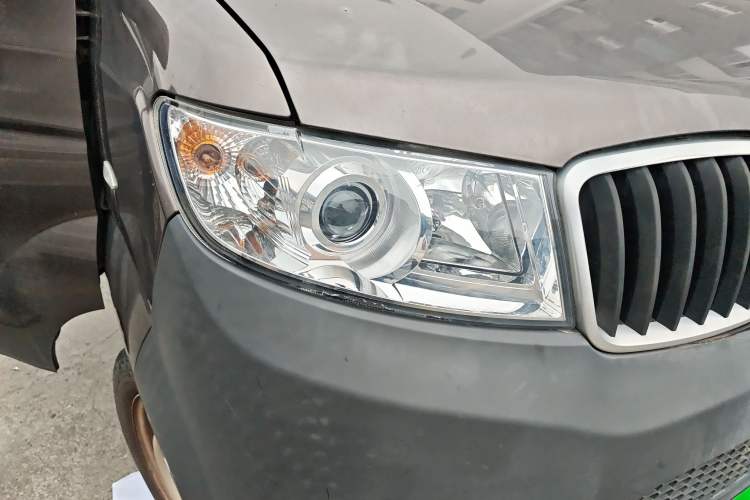 Used Jinbei Hiace X30 2021 1.5L Wealthy Edition Bus China VI Standard SWC15M
