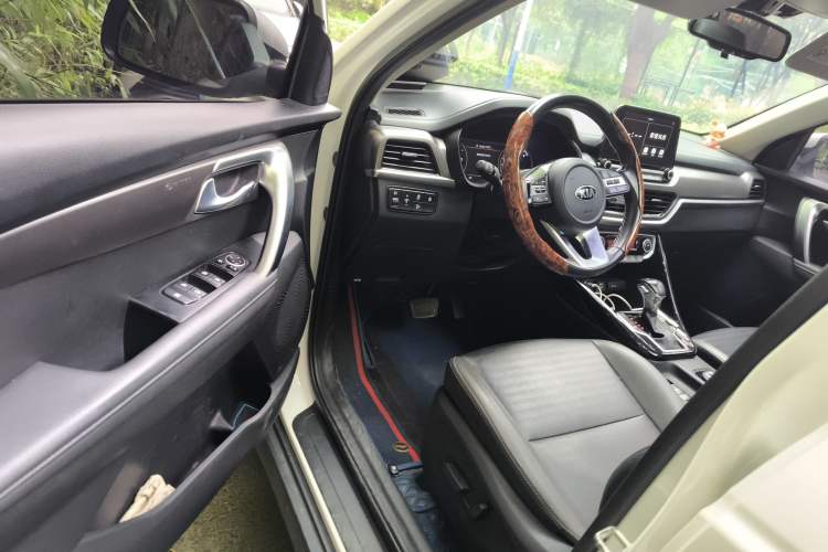 Used Kia Sportage R 2018 2.0L Automatic Smart Luxury Version China V Standard
