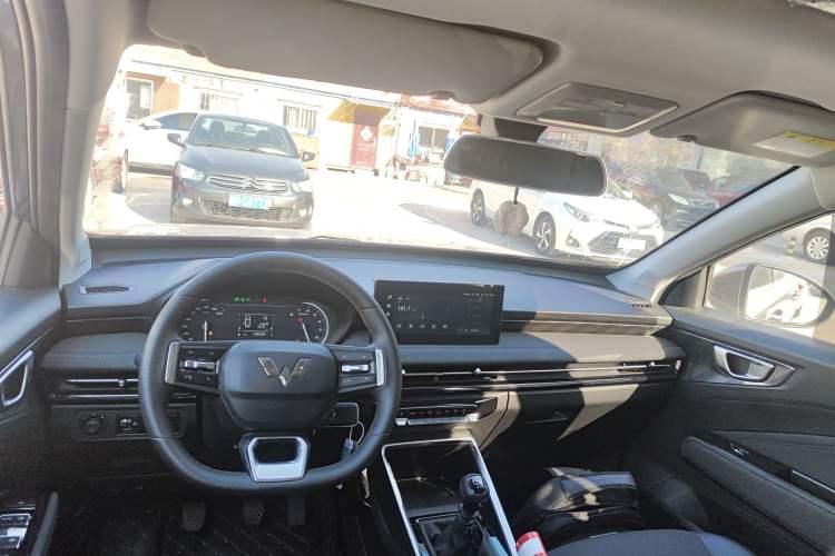 Used Wuling Alvez 2022 1.5L Manual Comfort Version
