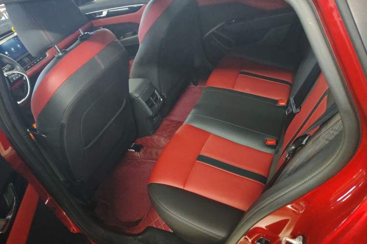 Used Dongfeng Aeolus Yixuan 2020 230T Automatic Dazzle Track Rider Edition
