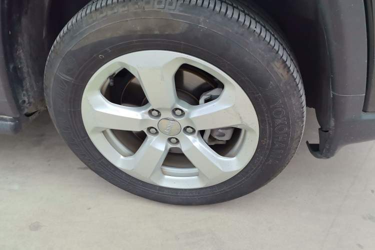 Used Jeep Compass 2017 200T Automatic Enjoyment Version
