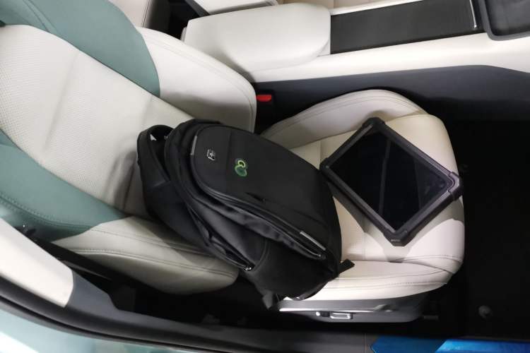 Used Lynk & Co 06 EM-P 2023 EM-P 126 Long-Range Halo