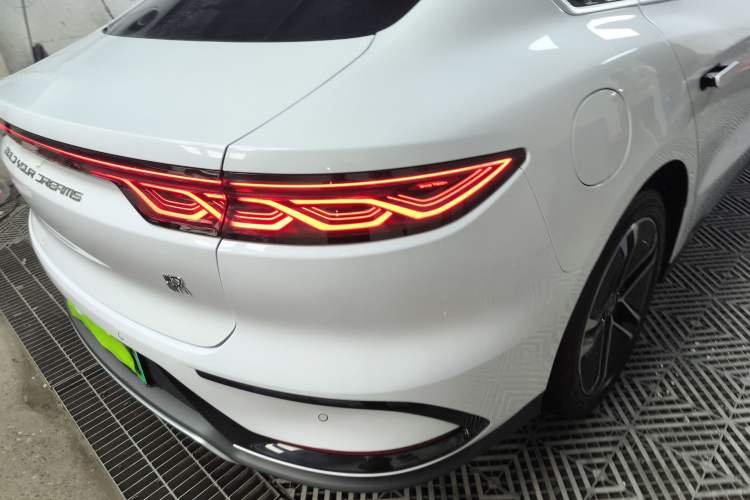 Used BYD Han 2023 EV Champion Edition 605KM Front-Drive Premium Model
