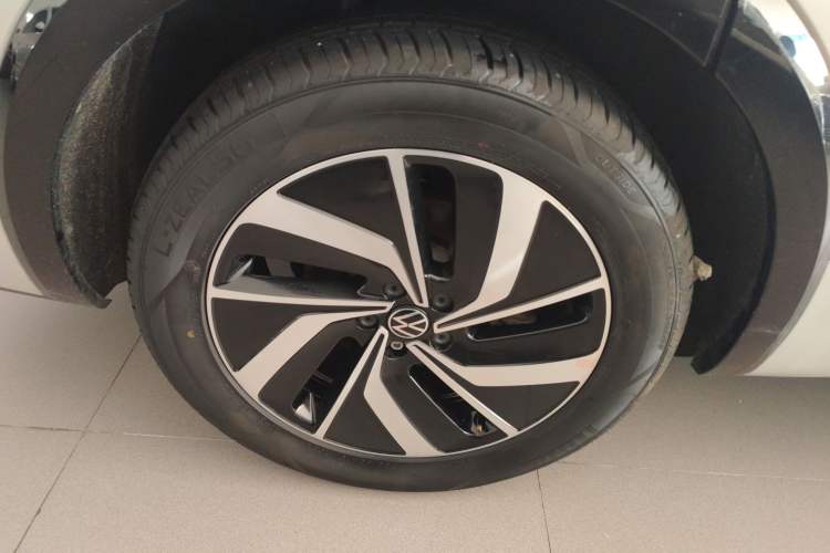 Used Volkswagen Viloran 2024 330TSI Luxury Edition
