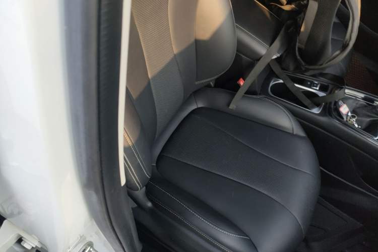 Used Roewe i5 2020 1.5L Automatic 4G Connect Luxury Flagship Edition