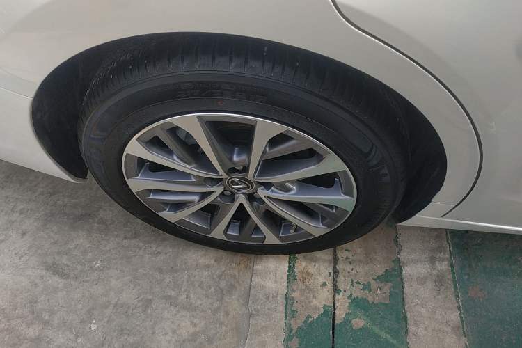 Used Lexus ES 2022 300h Excellence Edition