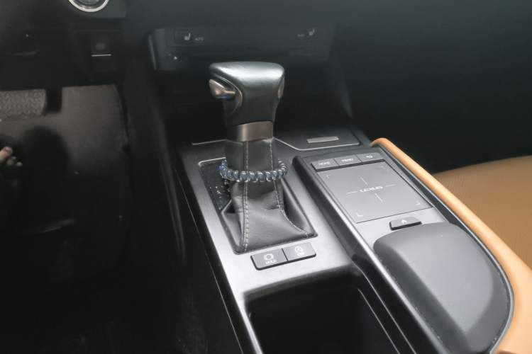 Used Lexus ES 2018 200 Excellence Edition China V Standard
