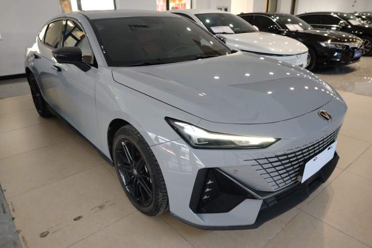 Used Changan UNI-V iDD 2023 Zhidian iDD 1.5T 113km Smart & Fun Version (Rapid Edition)
