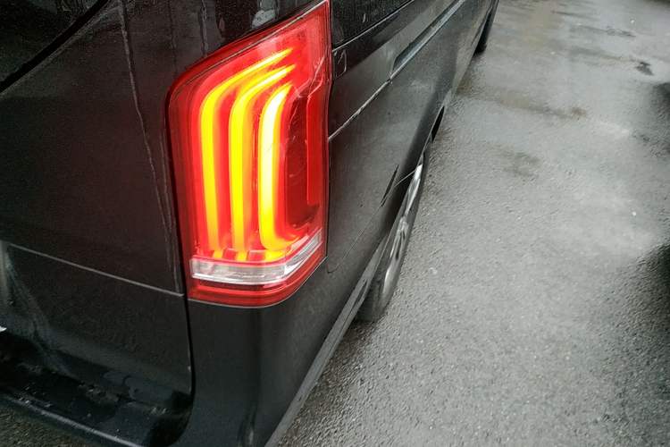 Used Mercedes-Benz V-Class 2018 V 260 Avantgarde Edition China VI