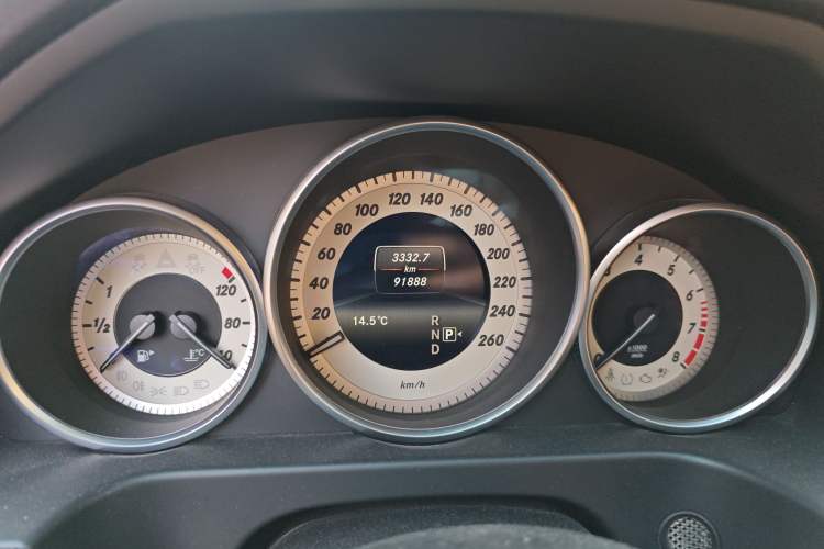 Used Mercedes-Benz E-Class 2015 Facelift E 200 L Sport Edition