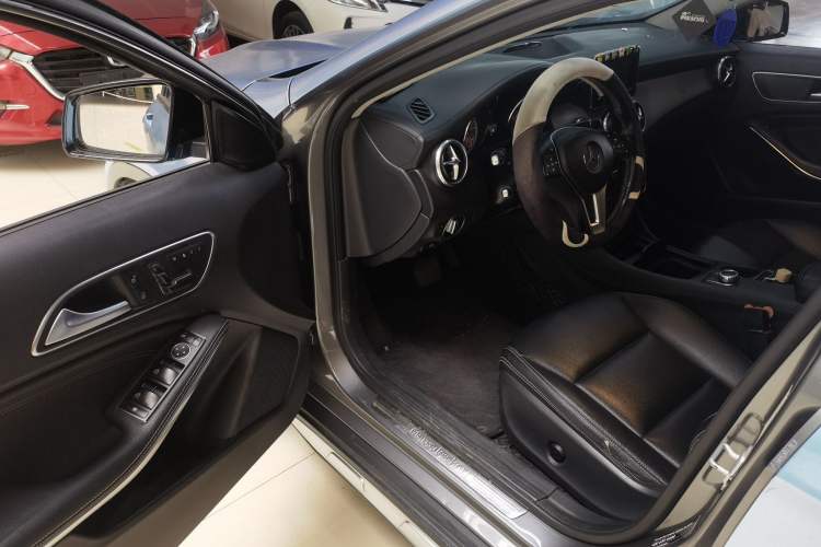 Used Mercedes-Benz GLA 2015 GLA 220 4MATIC Fashion Model
