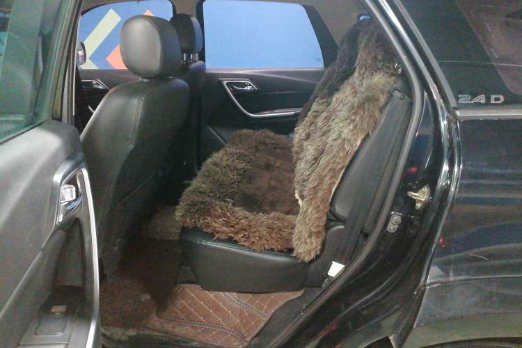 Used JMC Yusheng S350 2016 2.4T Automatic 2WD Diesel Luxury 5-Seater
