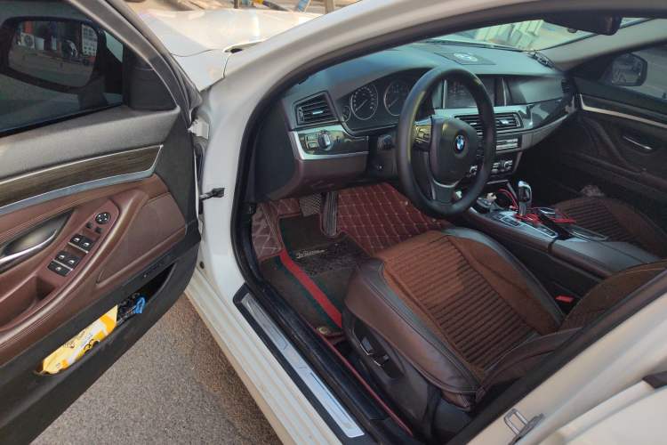 Used BMW 5 Series 2014 525Li Luxury Design Package
