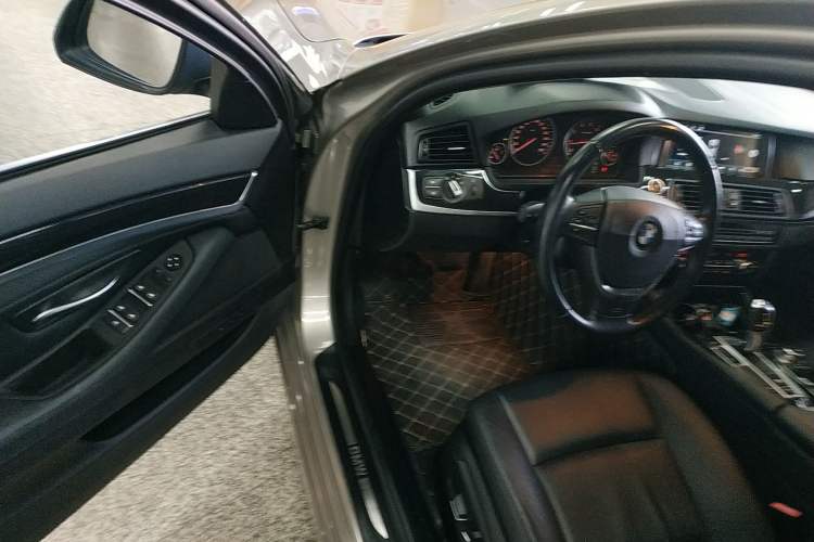 Used BMW 5 Series 2014 520i Elegant Edition