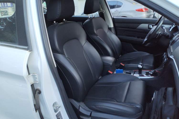 Used Haval H2 2018 Blue-Label 1.5T Dual-Clutch Two-Wheel-Drive Luxury Model