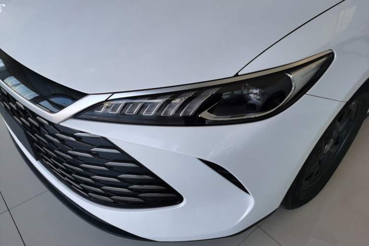 Used BYD Qin PLUS 2025 DM-i Smart Drive 55KM Leading Model