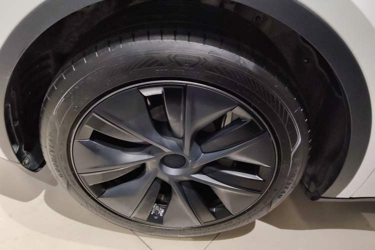 Used Tesla Model Y 2024 Rear-Wheel-Drive Version
