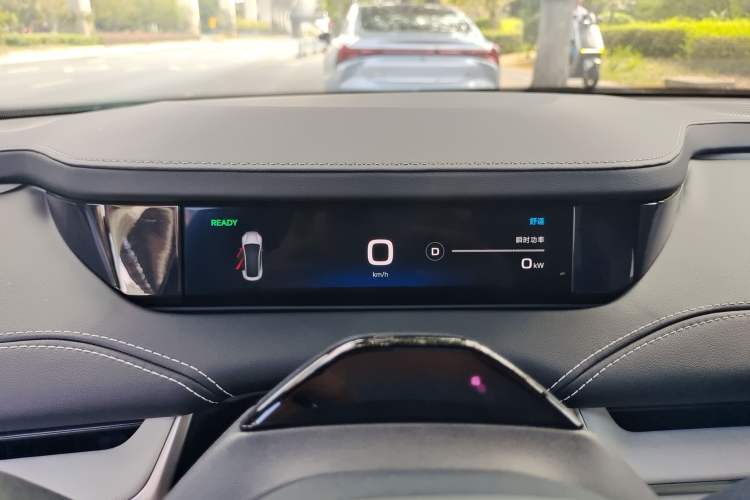 Used  SU7 2024 Rear-Drive Ultra-Long Range Advanced Pro-Level Intelligent Driving Version