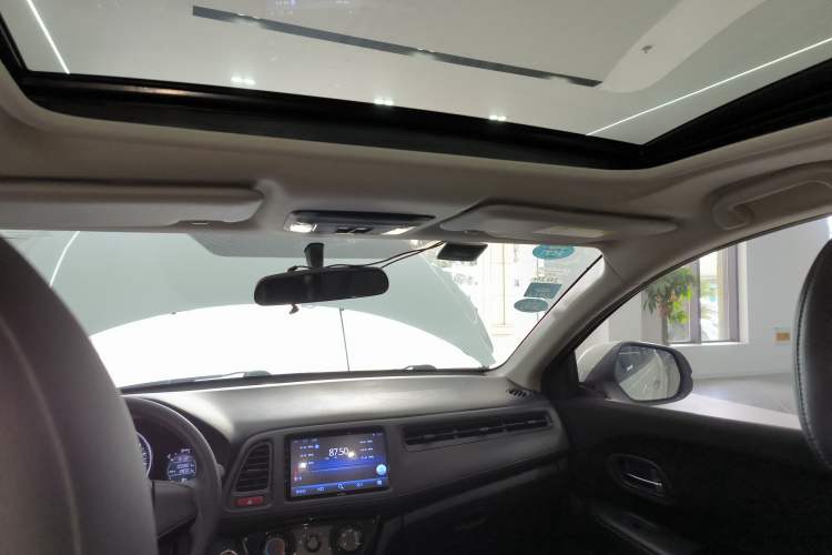 Used Honda Vezel 2017 1.8L CVT Front-Wheel Drive Pioneer Edition