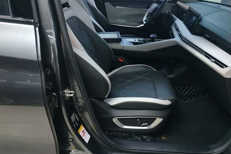 Used Changan CS75 PLUS 2023 3rd Generation 1.5T Automatic Prestige Model