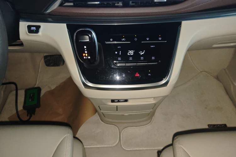 Used Buick GL8 2022 Land Cruiser Executive Class 652T Comfort Model