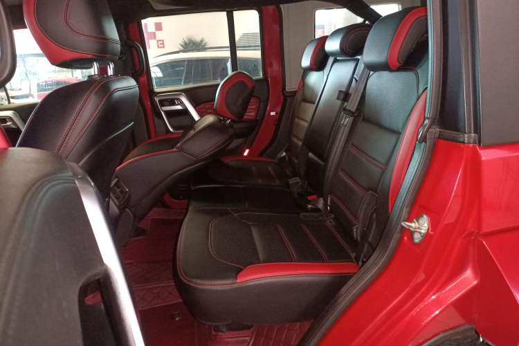 Used Beijing Auto BJ40 2018 PLUS 2.3T Automatic Four-Wheel Drive Premium Edition China V
