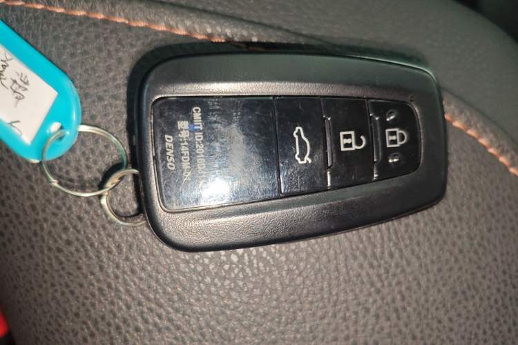 Used Toyota Camry 2021 2.0G Luxury Edition
