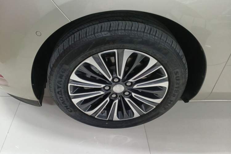 Used Buick GL8 2021 ES Landtrek 653T Luxury Model
