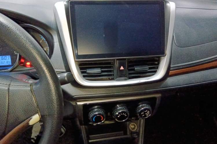 Used Toyota YARiS L 2017 1.5E CVT Dynamic Edition