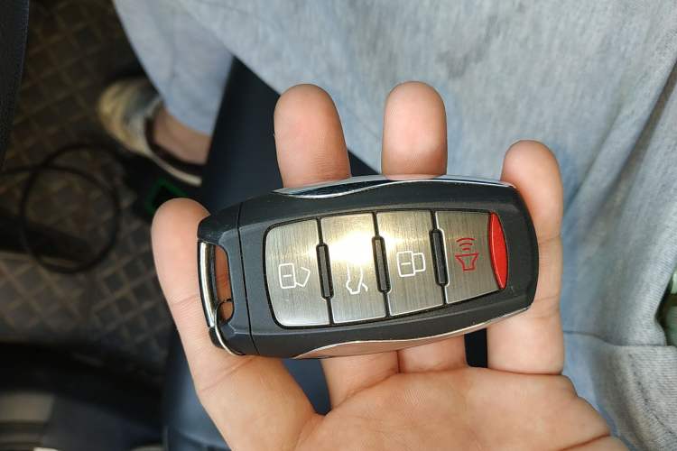 Used ORA White Cat 2022 Xiaoyue Mao Edition 360 km Luxury Model Lithium NMC
