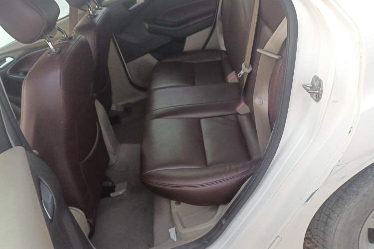 Used Ford Focus 2012 Sedan 1.6L Manual Comfort Model
