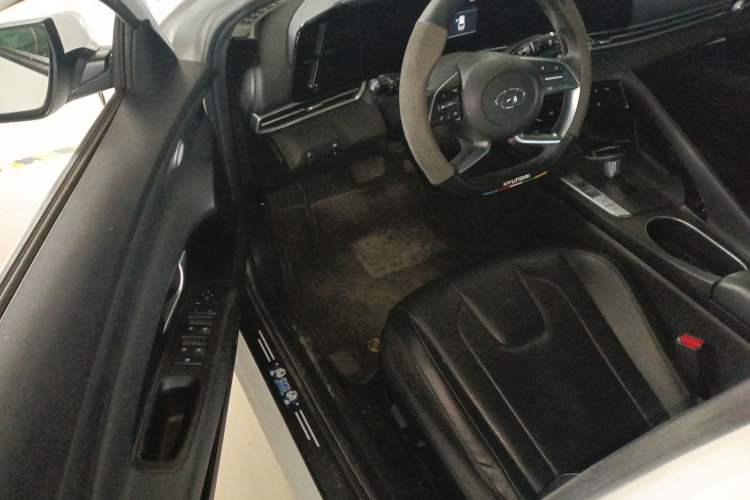 Used Hyundai Elantra 2021 1.5L CVT LUX Prestige Edition