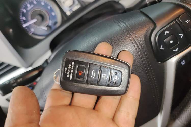 Used Toyota Sienna 2018 3.5L Four-Wheel Drive LE Trim 7 Seats U.S. Specification
