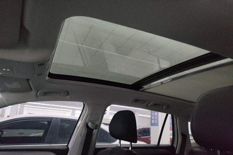 Used Volkswagen Tayron 2020 330TSI Two-Wheel Drive Luxury Smart Connectivity Version
