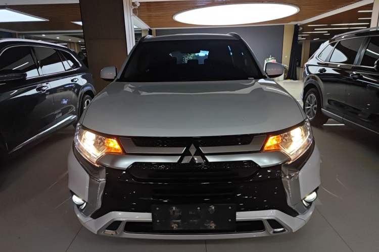 Used Mitsubishi Outlander 2021 2.0L Two-Wheel Drive Comfort Edition 5 Seats