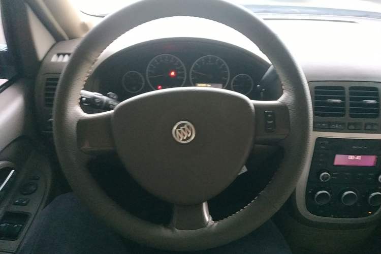 Used Buick GL8 2014 2.4L Classic Edition