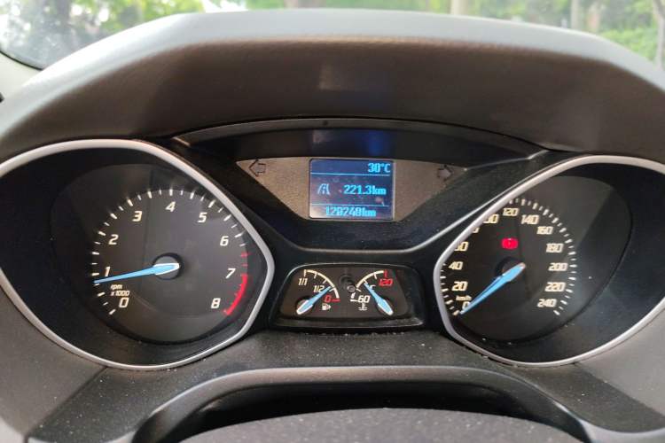 Used Ford Focus 2012 Sedan 1.6L Manual Comfort Model
