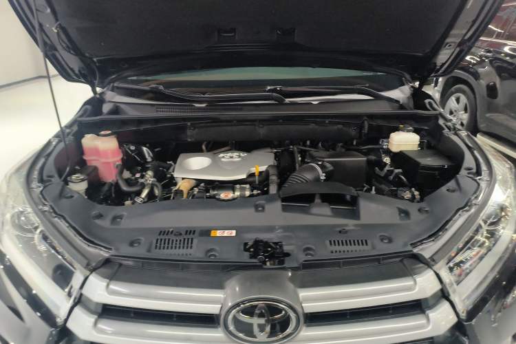 Used Toyota Highlander 2018 2.0T Four-Wheel Drive Luxury Edition 7 Seats China V Emission Standard
