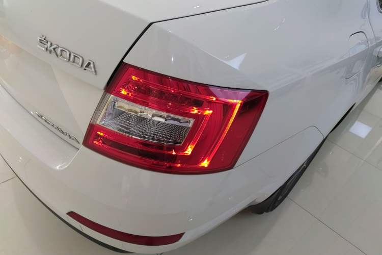 Used Skoda Octavia 2016 1.6L Automatic Chuanxing Edition
