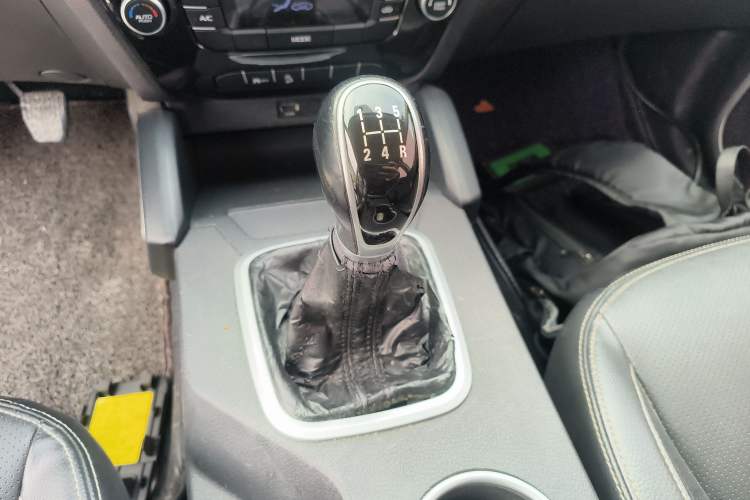 Used Geely Auto Vision X6 2016 1.8L Manual Luxury Edition