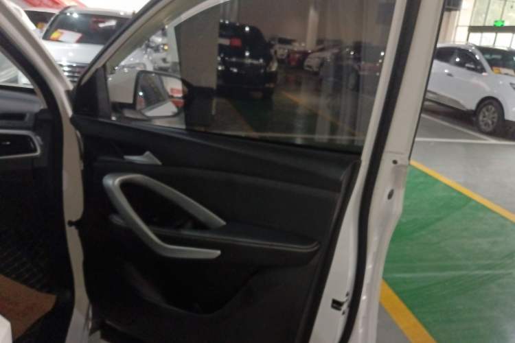 Used Baojun 530 2021 Global Car Anniversary Edition 1.5T CVT Prestige Connected Model 7 Seats
