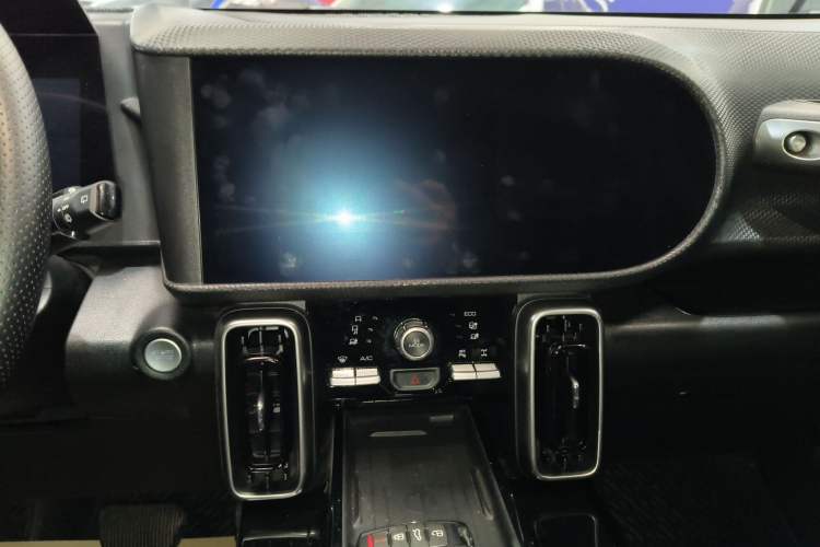 Used Haval DARGO 2022 2.0T DCT 4x4 Chinese Rural Dog Edition
