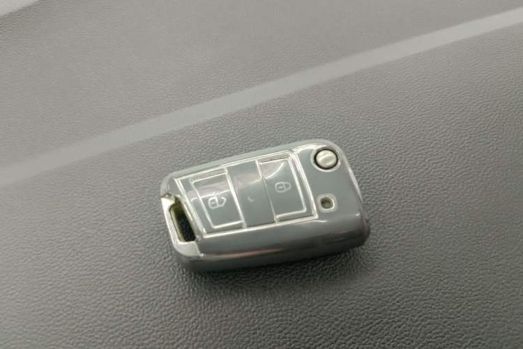 Used Volkswagen T-ROC 2021 280TSI DSG Two-Wheel Drive Comfort Connect Edition
