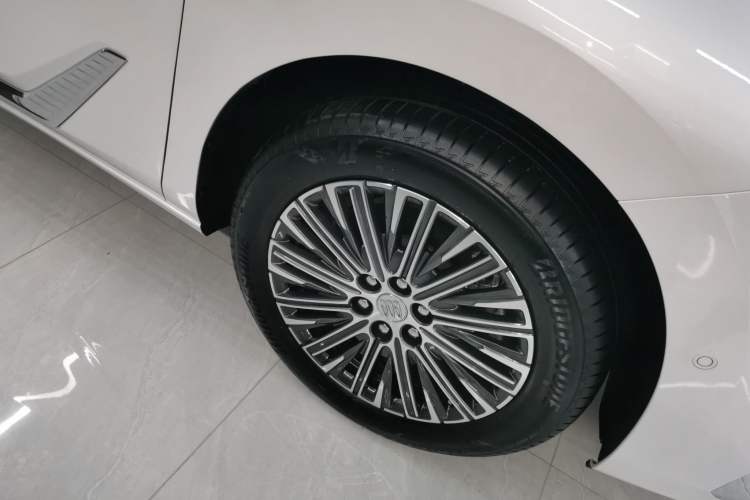 Used Buick GL8 New Energy 2024 Lu Zun Luxury Edition 7-Seater
