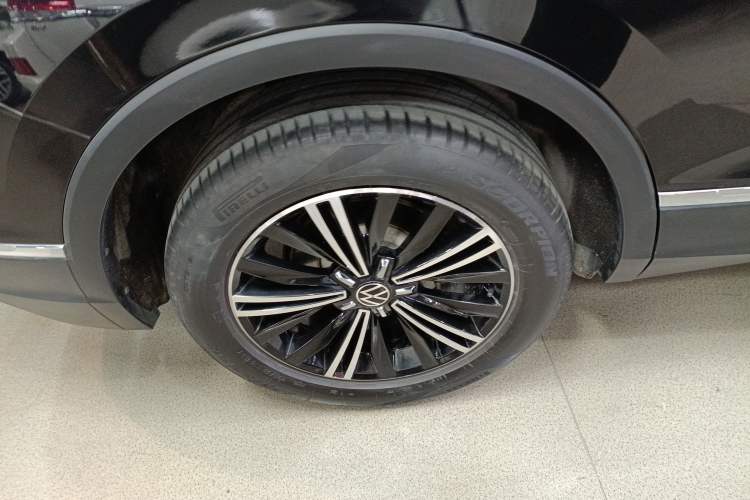 Used Volkswagen Tiguan L 2021 330TSI Automatic Two-Wheel Drive Smart Edition
