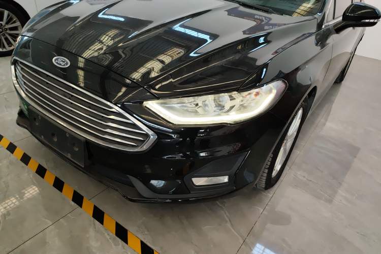 Used Ford Mondeo 2018 EcoBoost 180 Smart Control Fashion Model China VI Standard