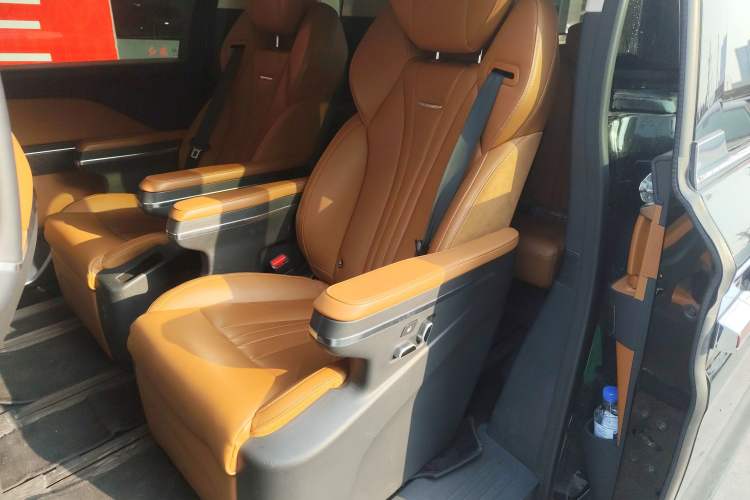 Used Hongqi HQ9 2023 2.0T Smart Connect Flagship Edition